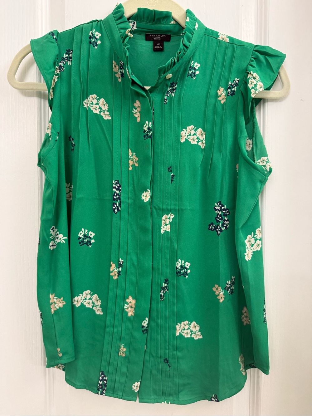 Ann Taylor Green Floral Pintuck Ruffle Sleeve Blouse